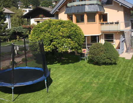 trampolin familienurlaub stubaital haus mair
